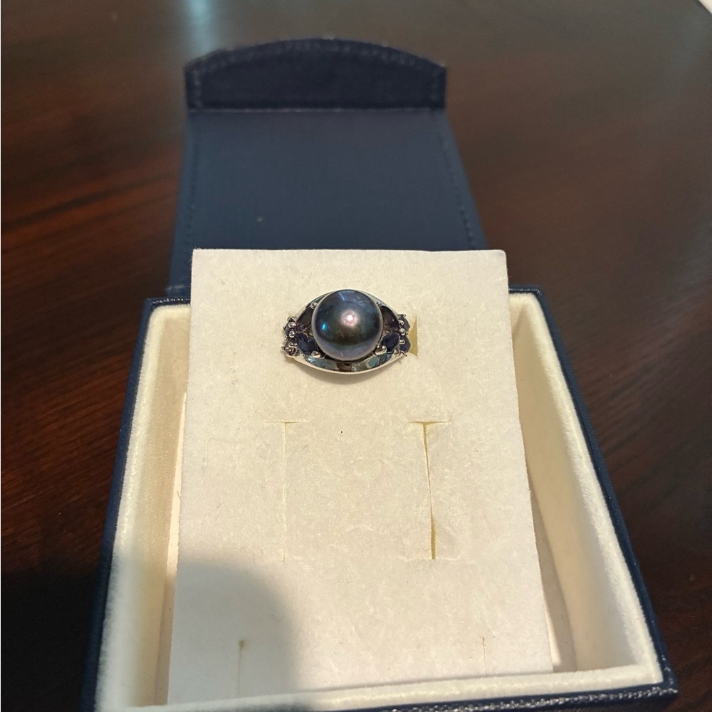 Elegant Sterling Silver Grey Pearl Ring